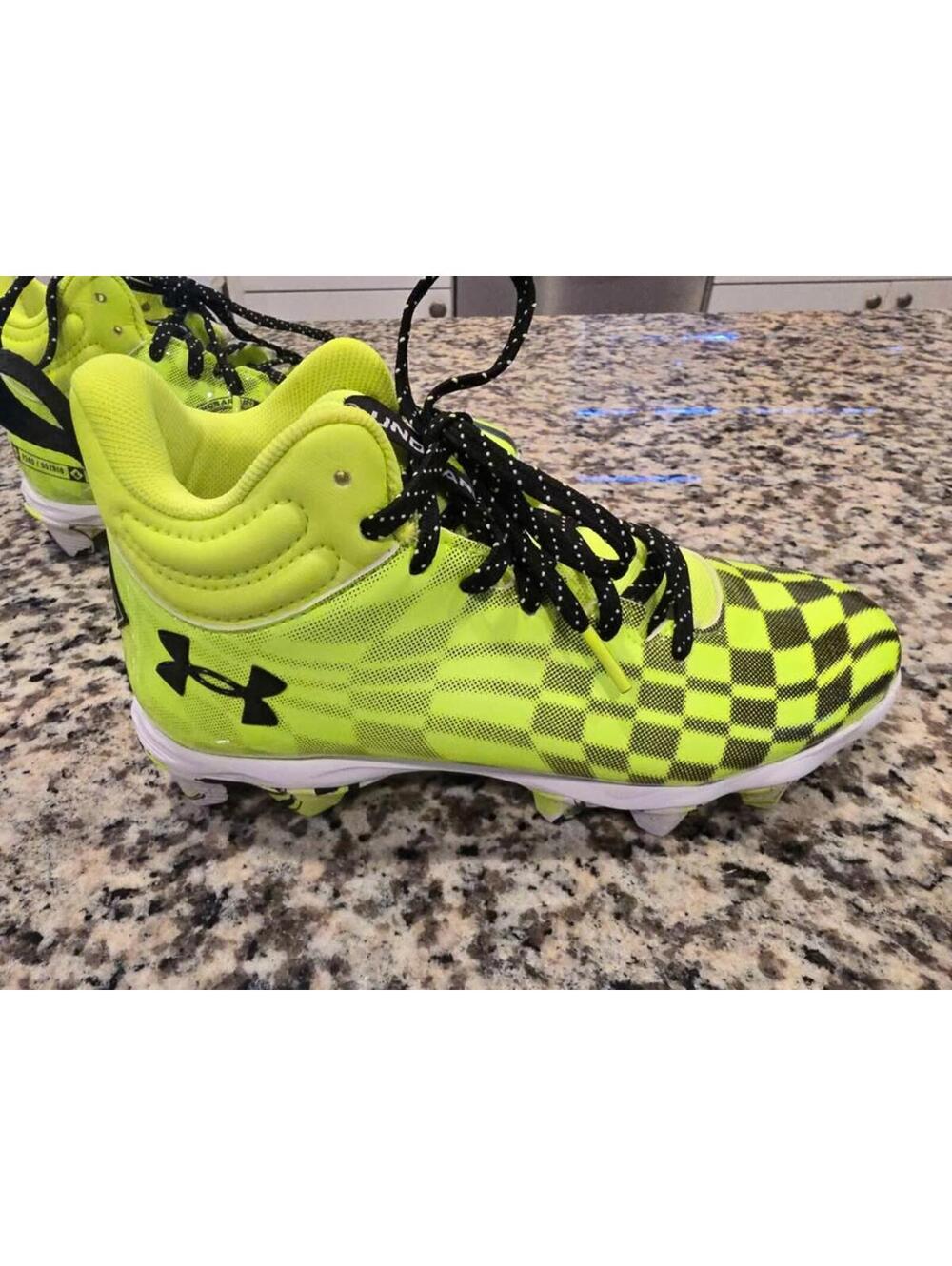 Under Armour Spotlight Franchise RM JR Football Cleats Youth Size 5